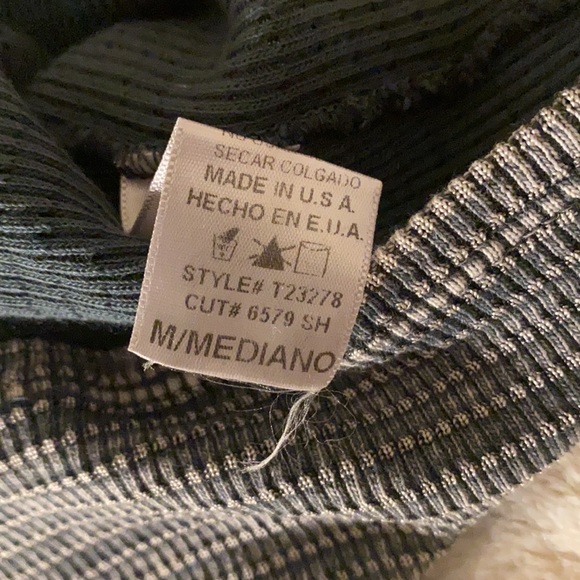 Cold shoulder crop top Size medium - Picture 5 of 12